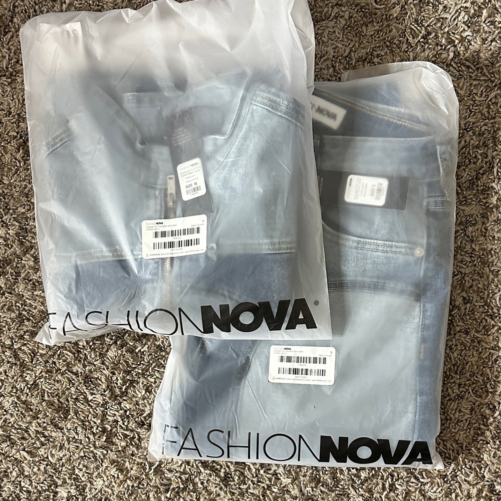 Fashion Nova Blue Denim Women's Jean Set - Picture 3 of 3